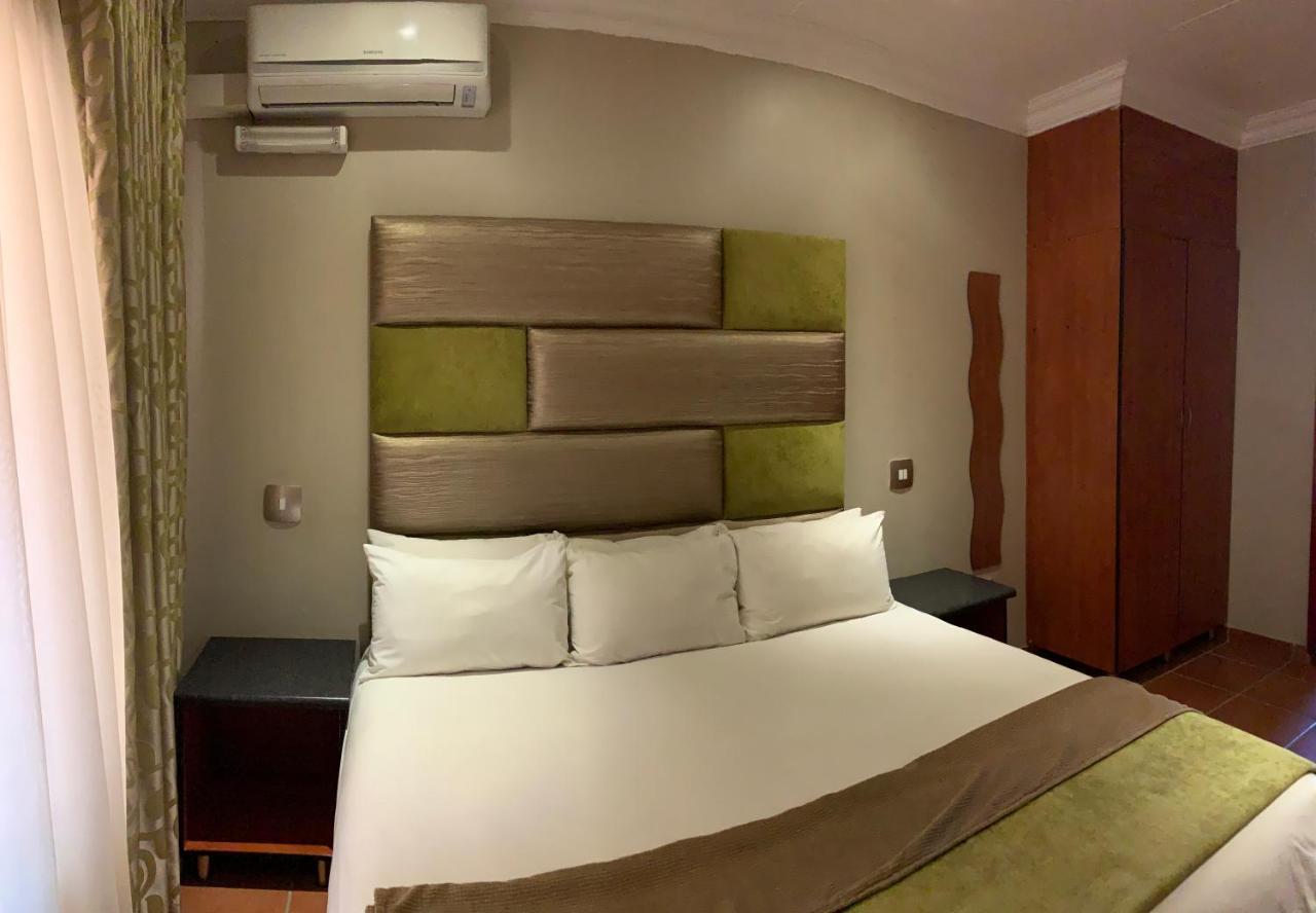 Polokwane Lodge Bagian luar foto