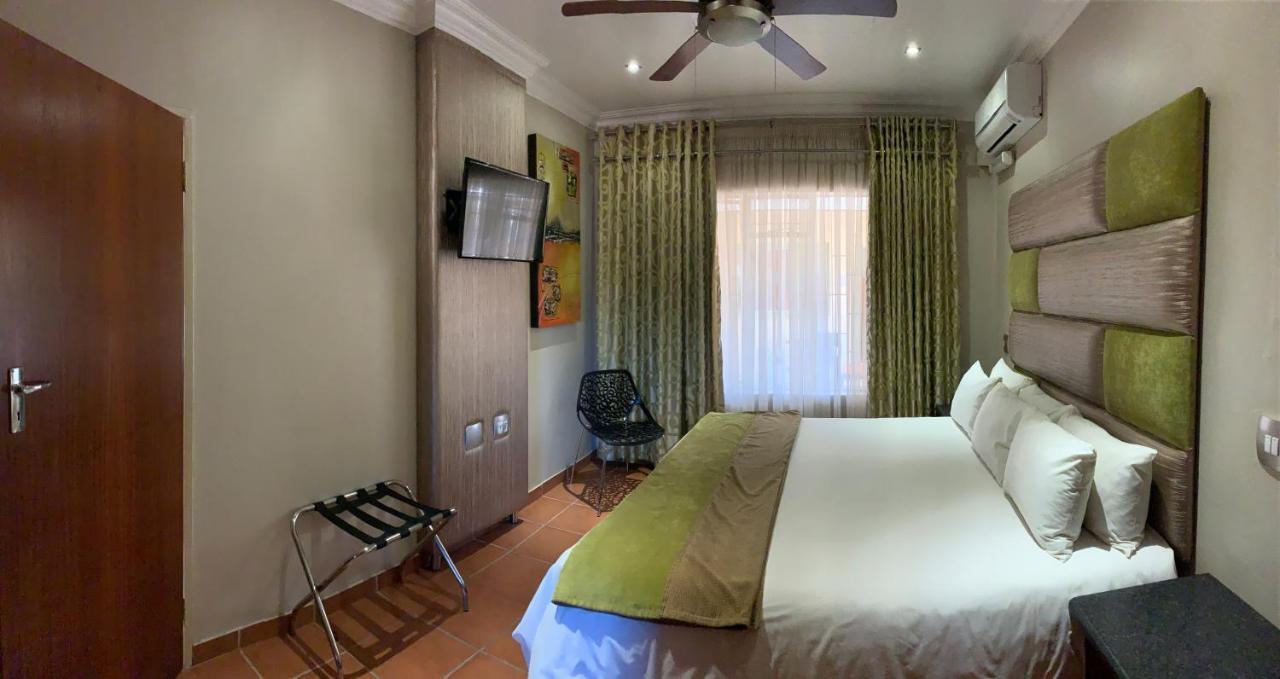 Polokwane Lodge Bagian luar foto