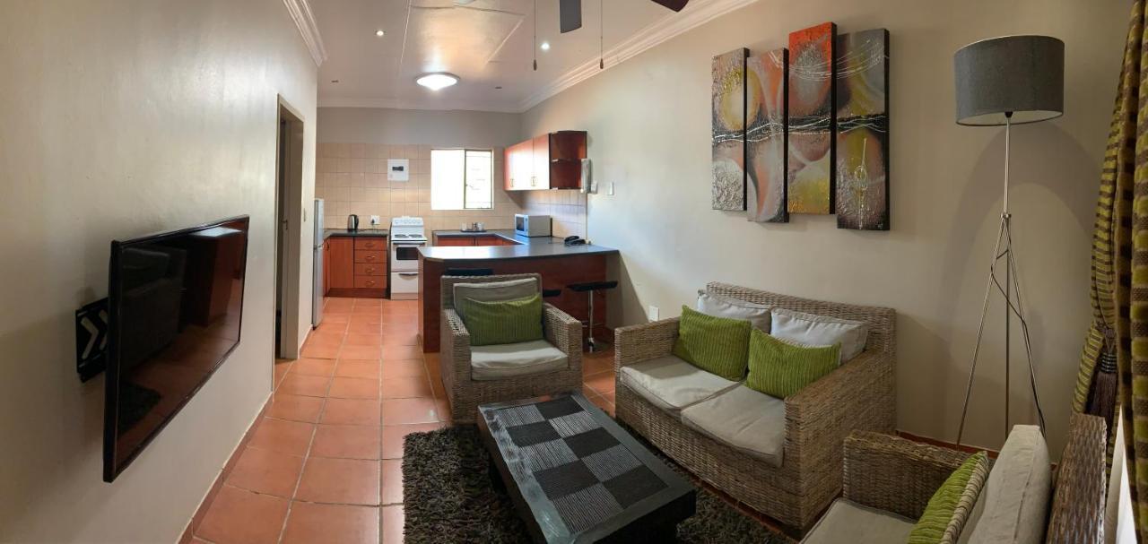Polokwane Lodge Bagian luar foto