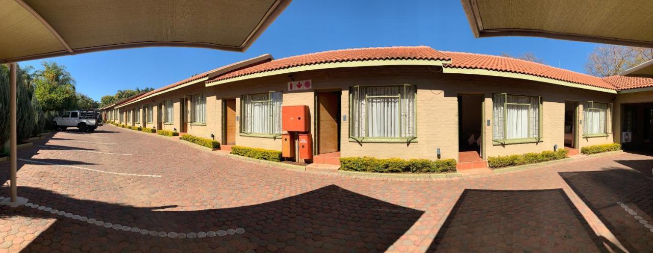Polokwane Lodge Bagian luar foto