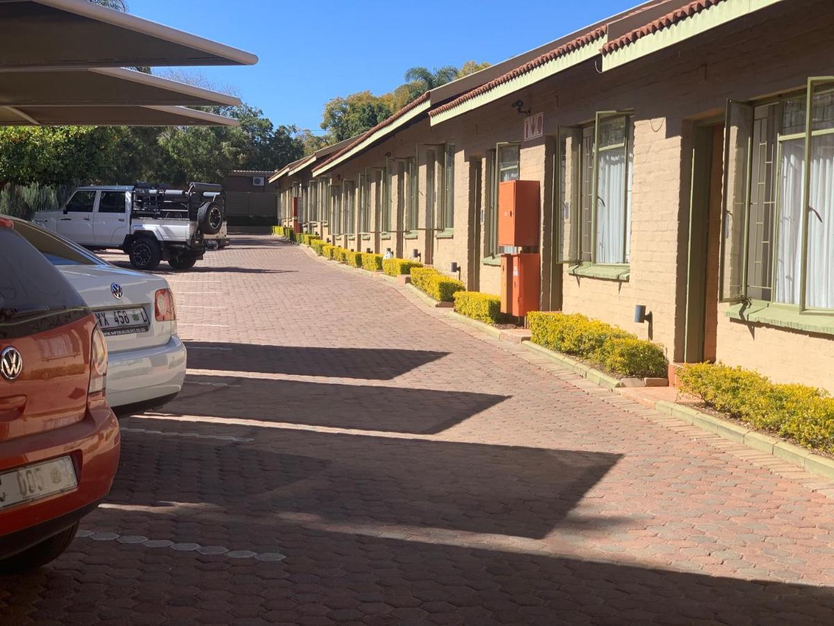 Polokwane Lodge Bagian luar foto